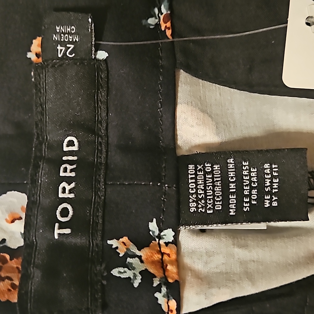 Torrid Shorts - Picture 9 of 11